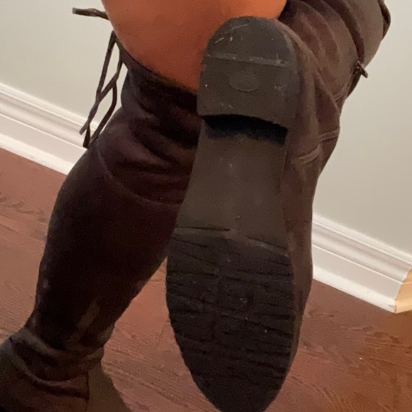 Worn a few times to special occasions - Picture 4 of 5